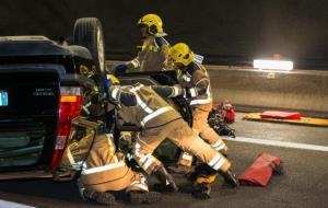 Simulacre d'incendi d'un vehicle i un accident posterior a dins del túnel 3 Penya del Boc de la C-32 a Sitges. Generalitat de Catalunya