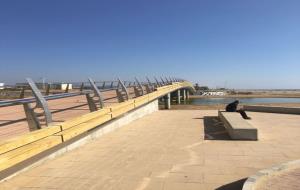 S’inaugura la passarel·la, el camí i l’adequació ambiental de les Madrigueres del Vendrell