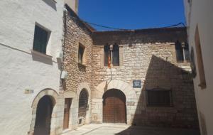 Sitges remodela la instal·lació elèctrica i arranja la façana del pati del Palau del Rei Moro. Ajuntament de Sitges