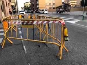 S'obre un esvoranc a la calçada del carrer Josep Coroleu de Vilanova. EIX