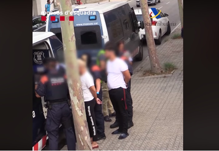 Una vintena de detinguts en el dispositiu policial encara en marxa contra el tràfic de marihuana al Garraf i Martorell. Mossos d'Esquadra