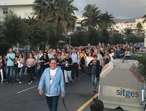 Unes 200 persones es manifesten a Sitges contra els reforços de la Guàrdia Civil 