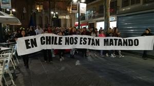 Vilanova crida contra la violència masclista i canta i balla l'himne 