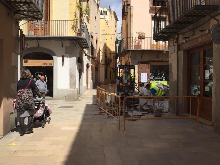 Vilanova tanca el Pla de millora d'eixos comercials amb la reforma de la cruïlla del carrer Sant Pere. Ajuntament de Vilanova