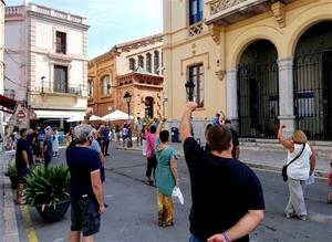 Acte de repulsa a la monarquia espanyola davant l'ajuntament de Sitges. Eix