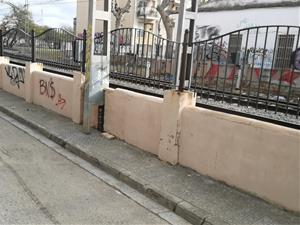 Adif vol aixecar un mur al pas de la via del tren pel nucli urbà de Vilanova. Ajuntament de Vilanova