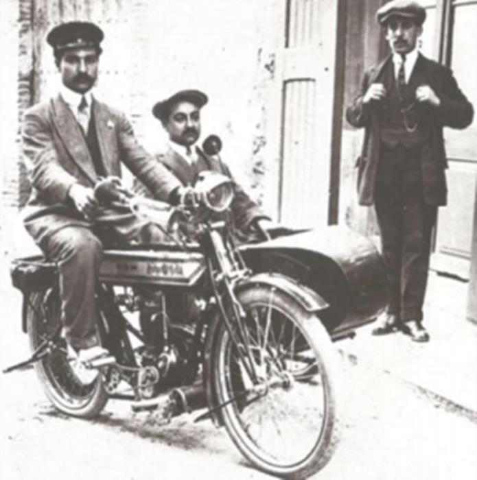 Les bicicletes de foc, a càrrec d'Àngel Saura