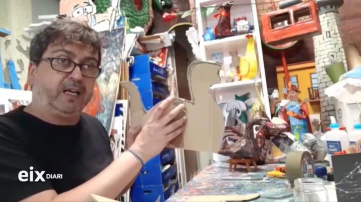 Taller de manualitats amb Lluís Amaré, avui el drac de Sitges