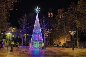 Amb l’encesa de llums de Nadal d’ahir al vespre Sant Pere de Ribes. Ajt Sant Pere de Ribes