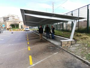 Arrangen l’aparcament de vehicles i la parada de taxis de l’estació de tren del Vendrell. Ajuntament del Vendrell