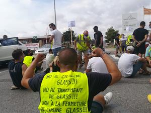 Assemblea de treballadors de Saint-Gobain a l'Arboç contra el tancament de la divisió Glass