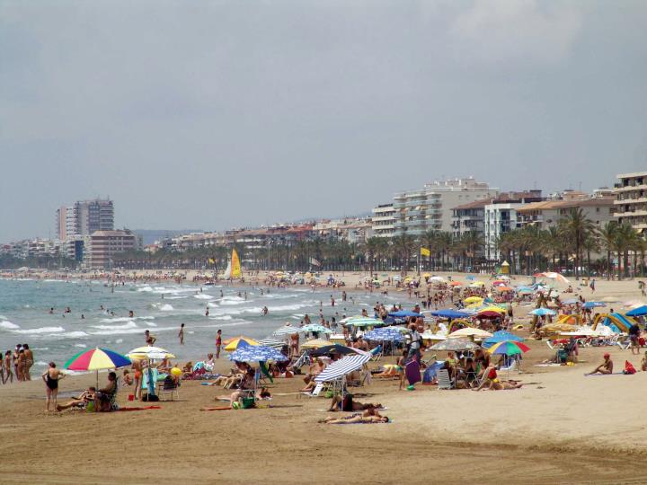 Calafell obrirà una part de les platges per la revetlla de Sant Joan i tancarà la resta. Ajuntament de Calafell