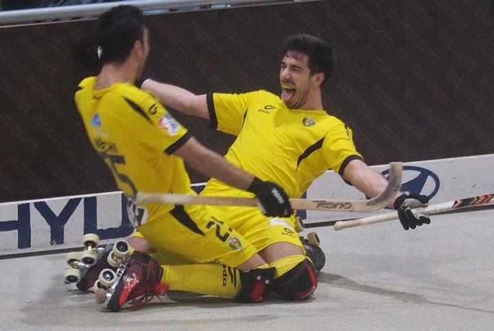 Celebració dels jugadors del CE Vendrell. Victor Merencio