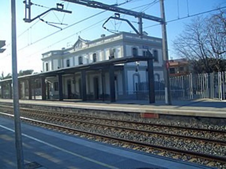 Comencen les obres per tancar perimetralment les vies de tren a Cubelles. Ajuntament de Cubelles