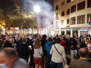 Crema de fotografies del rei Felip VI a Vilanova i Vilafranca per la visita del monarca a Barcelona