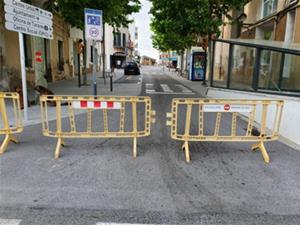 Cubelles talla al trànsit la circulació al nucli antic per garantir la distància de seguretat entre vianants