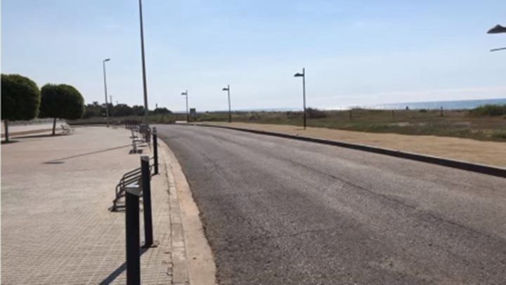 Cubelles talla un tram del passeig de la Mar Mediterrània per afavorir la convivència de terrasses i vianants. Ajuntament de Cubelles