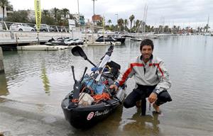 David Gúell amb el seu caiac al Club Nàutic Vilanova. Eix