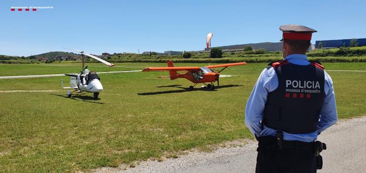 Denuncien els pilots de tres aeronaus ultralleugeres a l'aeròdrom d’Avinyonet del Penedès. Mossos d'Esquadra