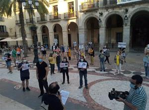 Desenes de persones es manifesten a Vilanova, Vilafranca i Ribes per 
