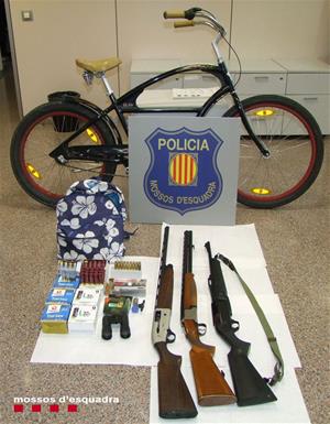 Detenen tres joves per robar en un domicili i en dos trasters de Calafell. Mossos d'Esquadra