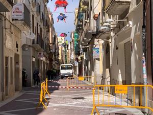 Diversos carrers tallats a Vilanova per despreniments de façanes a causa del vent. EIX
