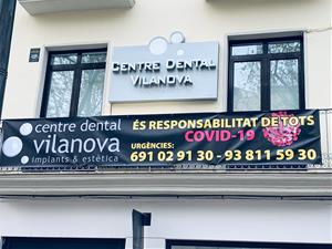 Donació de mascaretes i guants del Centre Dental Vilanova a la policia local 