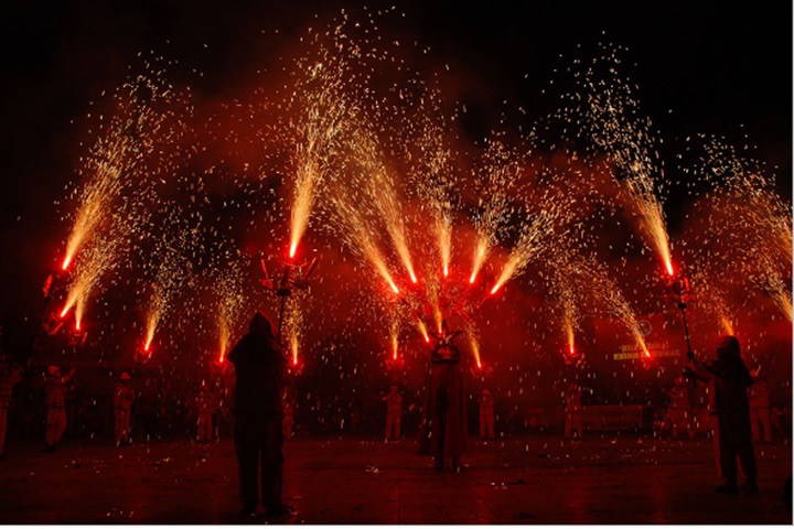 El 2n Concurs Nacional d’Enceses, celebrat a Riudoms, va reunir prop de 500 diables 1500 espectadors. EIX