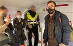 El còmic cunitenc Guillem Estadella reivindica que la cultura és més segura que el transport públic amb una acció en un tren. ACN