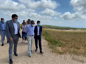 El conseller de Territori i Sostenibilitat visita els treballs de l’última fase de la clausura i restauració paisatgística de l'abocador del Garraf