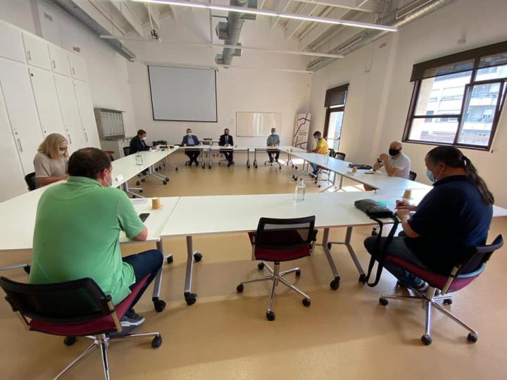 El conseller d'Empresa s'ha reunit aquesta tarda a Vilafranca amb el comitè d’empresa de Bosch, l’alcalde de Vilafranca i el de Castellet. Ajuntament 