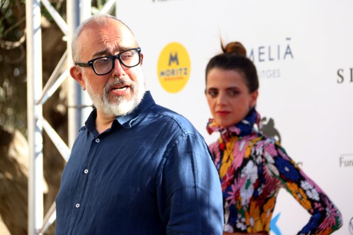 El director de '30 monedas', Álex de la Iglesia, i l'actriu Macarena Gómez al Festival de cinema de Sitges, l'11 d'octubre del 2020. ACN