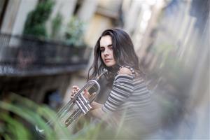 El festival MUSiCVEU torna amb la música de l’Andrea Motis Trio en un entorn màgic i segur. EIX