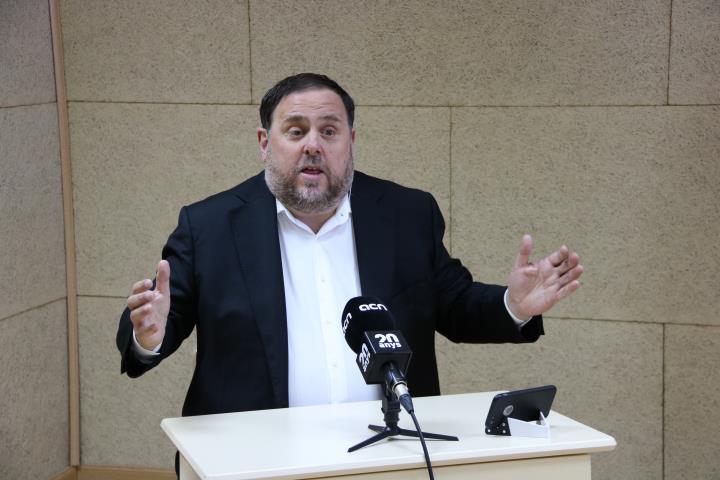 El líder d'ERC, Oriol Junqueras, aquest dissabte 18/05/2019 en roda de premsa a l'ACN des de Soto del Real. ACN