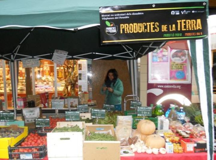 El mercadal de Vilafranca recupera la seva activitat aquest dissabte, amb les parades de “productors de la terra” i de planter. Ajuntament de Vilafran