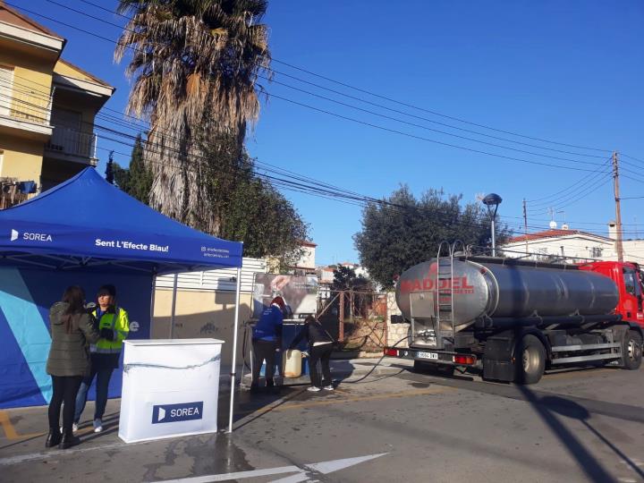 El trencament d'una canonada deixa sense aigua Calafell i Bellvei. Sorea