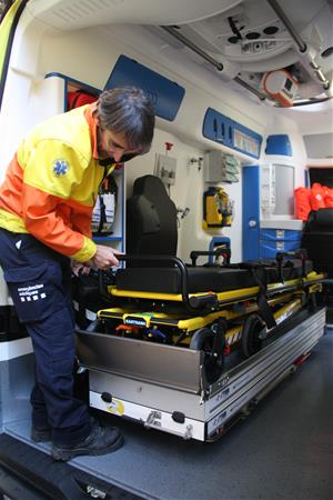 El TSJC obliga les empreses d'ambulàncies a rentar la roba dels sanitaris mentre duri la pandèmia. ACN