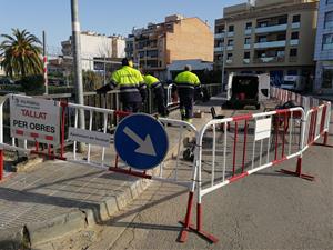 El Vendrell substitueix les baranes del pont nou del carrer Sant Jordi. Ajuntament del Vendrell