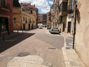 El Vendrell tanca diversos carrers al trànsit per ampliar les distàncies de seguretat del desconfinament. Ajuntament del Vendrell