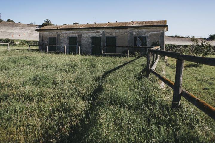 Els antics boxs del circuit, que daten de 1923, constitueixen un espai d’arqueologia industrial automobilística de notable importància. Autòdrom Terra