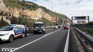 Els Mossos despleguen un total de 200 controls a les carreteres per restringir els desplaçaments el cap de setmana. Mossos d'Esquadra
