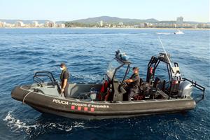 Els Mossos d'Esquadra comencen a patrullar al mar i preveuen que la Policia Marítima estigui desplegada l'estiu que ve
