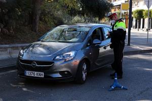 Els Mossos d'Esquadra i la Policia Local del Vendrell fan controls per vetllar pel compliment del confinament perimetral