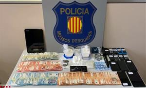 Els Mossos detenen un matrimoni que distribuïa cocaïna a Segur de Calafell i Cunit. Mossos d'Esquadra