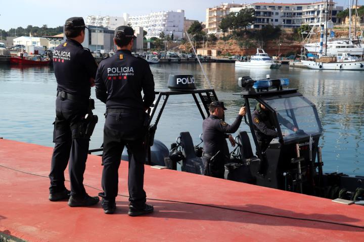 Els Mossos faran a partir del juliol les funcions de policia ordinària i integral en tot l'àmbit marítim català. ACN