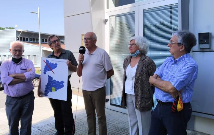 Els representants de la Plataforma Pro Vegueria Penedès. Eix