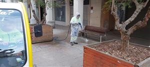 Els serveis de neteja viària de Vilafranca faran aquesta setmana la desinfecció del mobiliari urbà. Ajuntament de Vilafranca