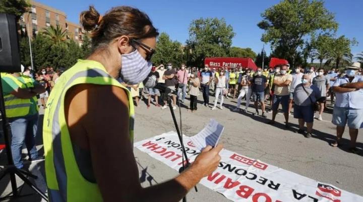 Els treballadors de Saint-Gobain trenquen les negociacions per evitar el tancament de la cristalleria. CGT