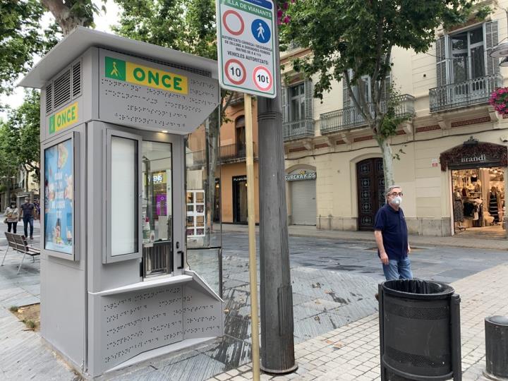 Els venedors de l'ONCE tornen a la feina a peu de carrer. EIX