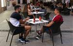 Entra en vigor la prohibició de reunions de grups de més de deu persones. ACN